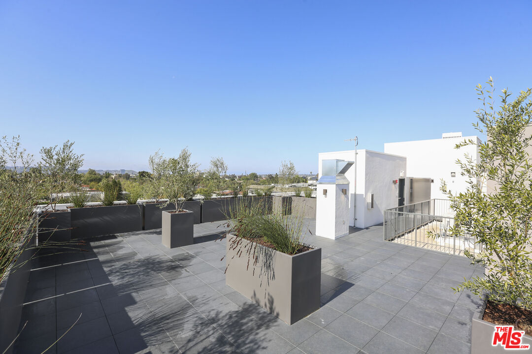 740 S Ridgeley Dr Unit: 302