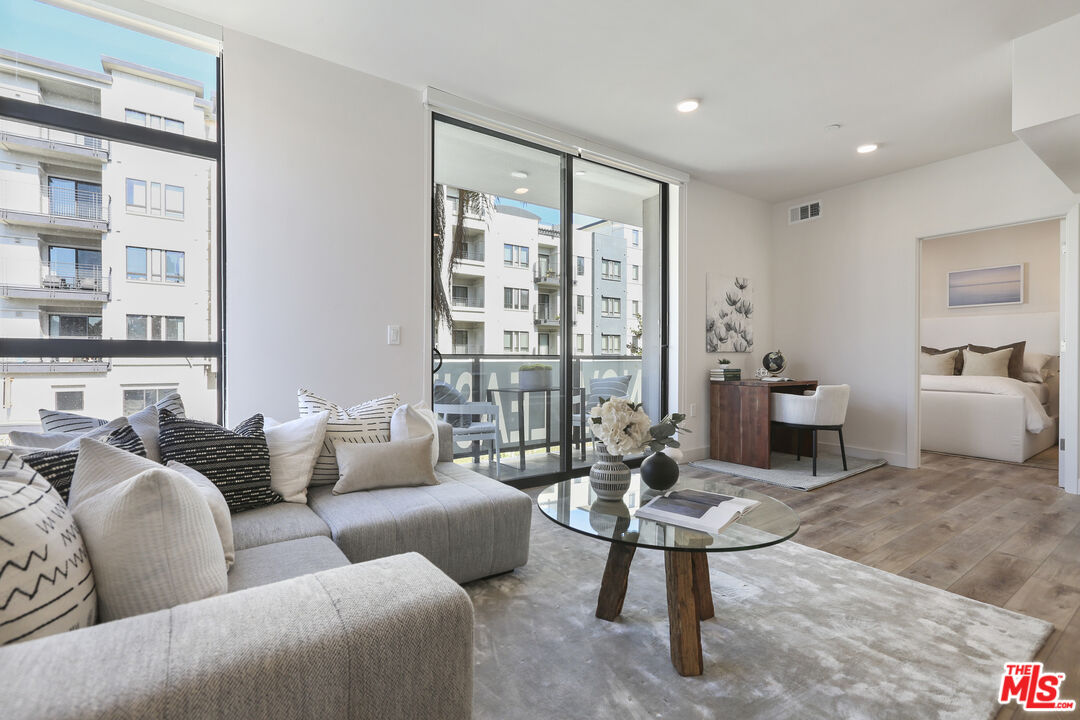 740 S Ridgeley Dr Unit: 302