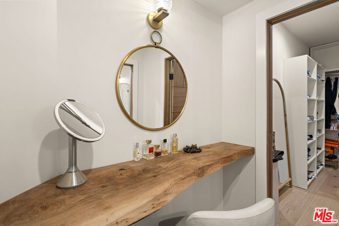 9000 Cynthia St Unit: 302