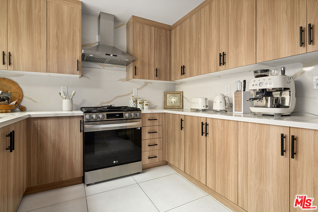 9000 Cynthia St Unit: 302