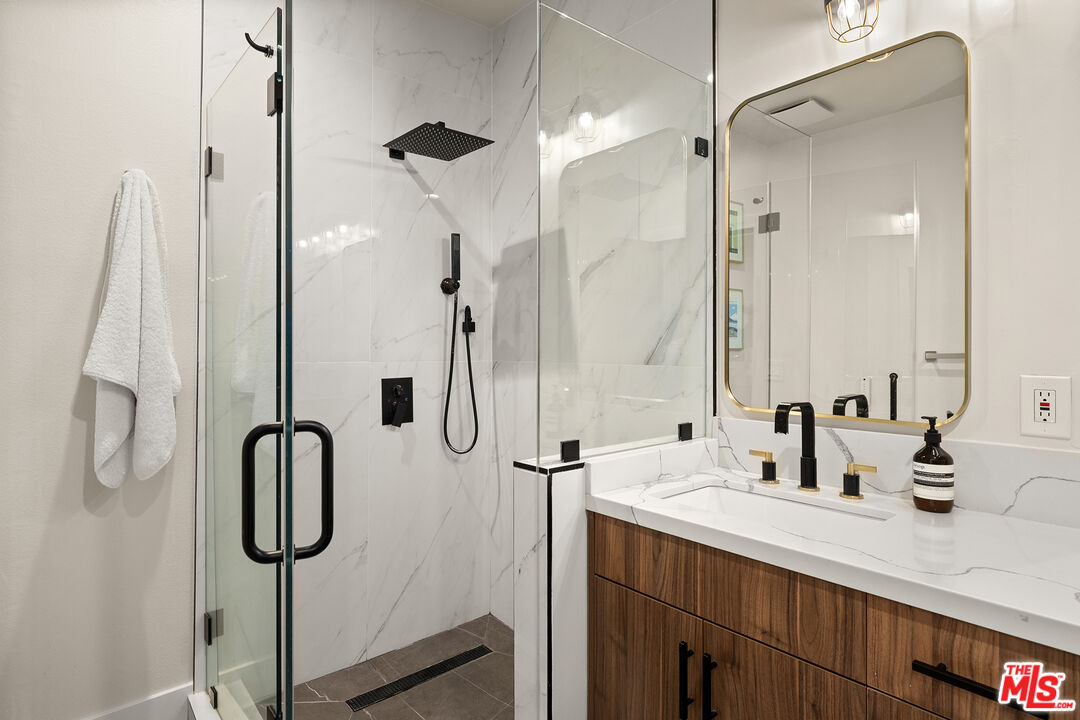 9000 Cynthia St Unit: 302