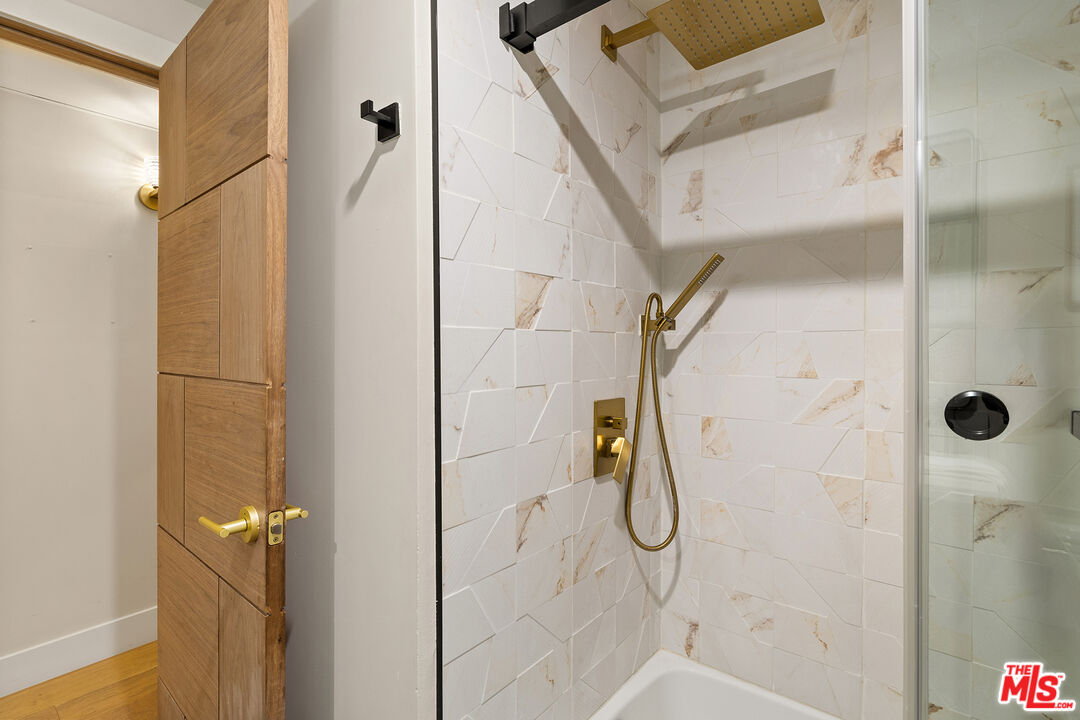 9000 Cynthia St Unit: 302