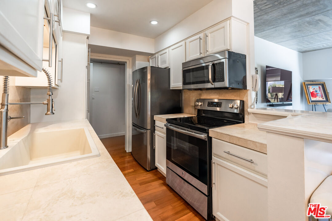 1155 N La Cienega Blvd Unit: 814