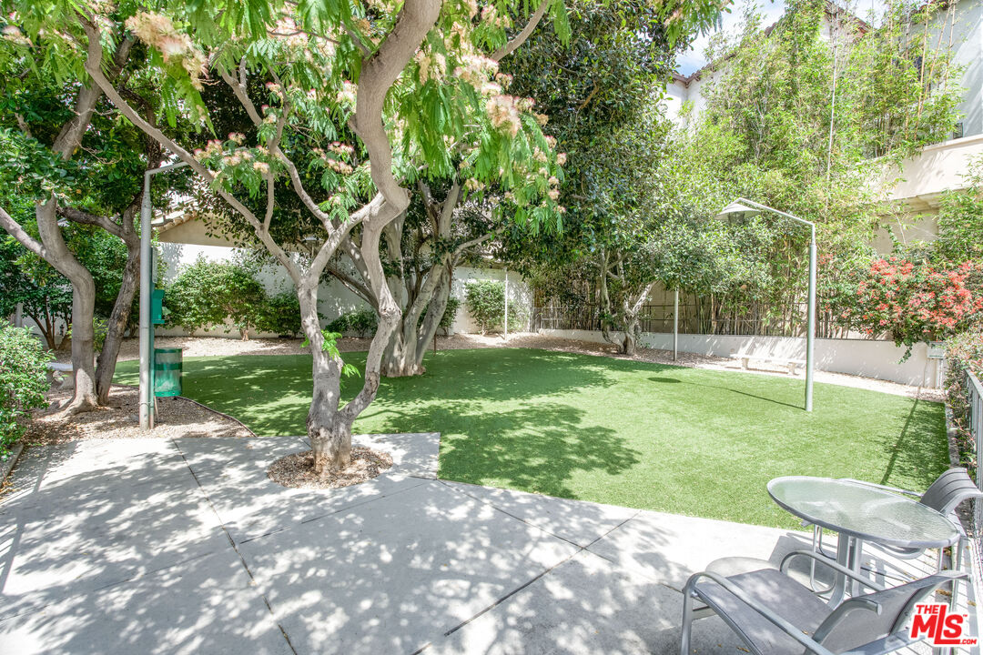 1155 N La Cienega Blvd Unit: 814