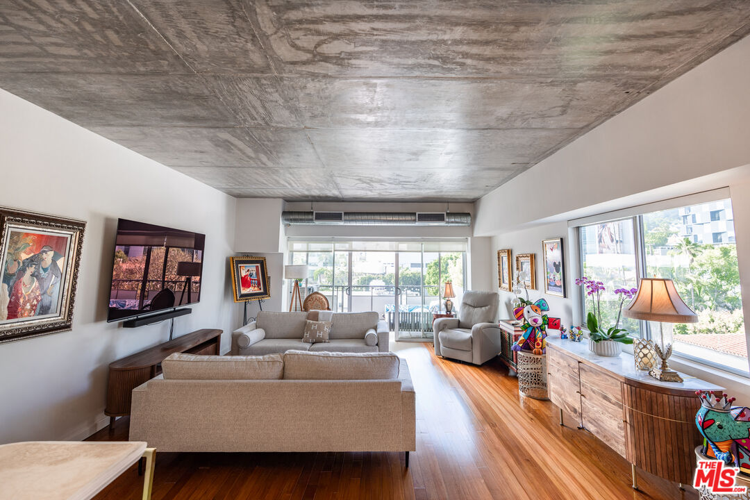 1155 N La Cienega Blvd Unit: 814