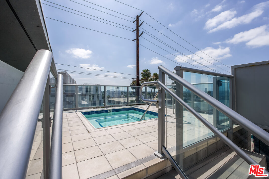 1155 N La Cienega Blvd Unit: 814