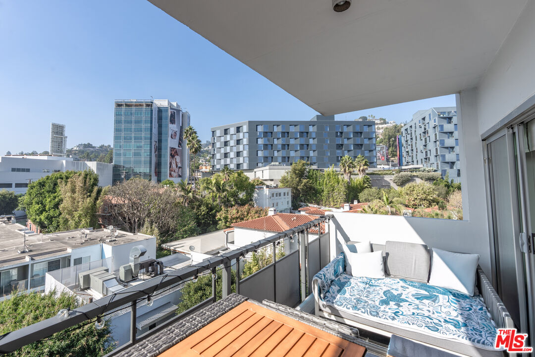 1155 N La Cienega Blvd Unit: 814