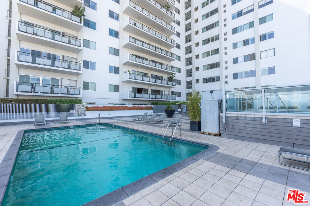 1155 N La Cienega Blvd Unit: 814