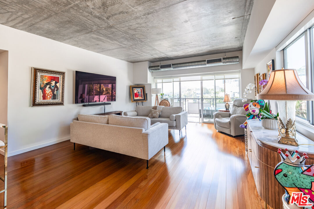 1155 N La Cienega Blvd Unit: 814