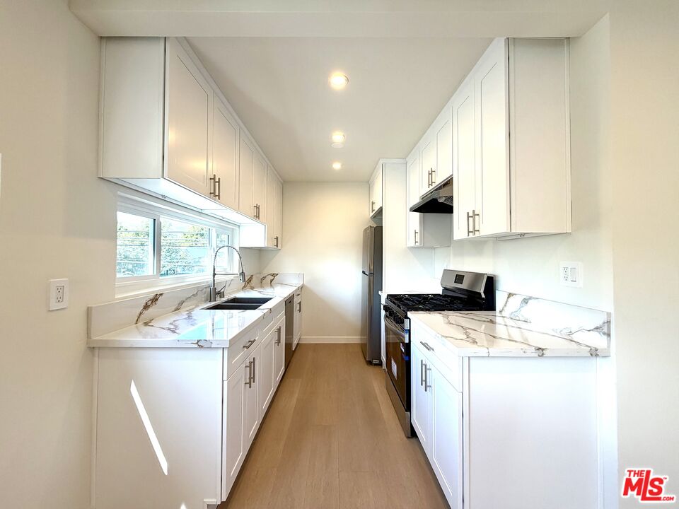 8821 ALCOTT ST Unit: Apt 8