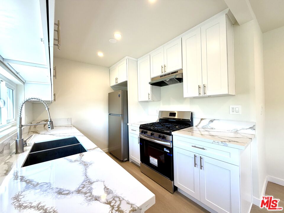 8821 ALCOTT ST Unit: Apt 8