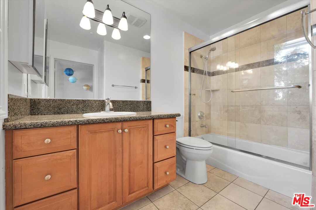 1601 S Bentley Ave Unit: 211