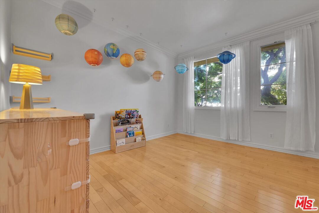 1601 S Bentley Ave Unit: 211