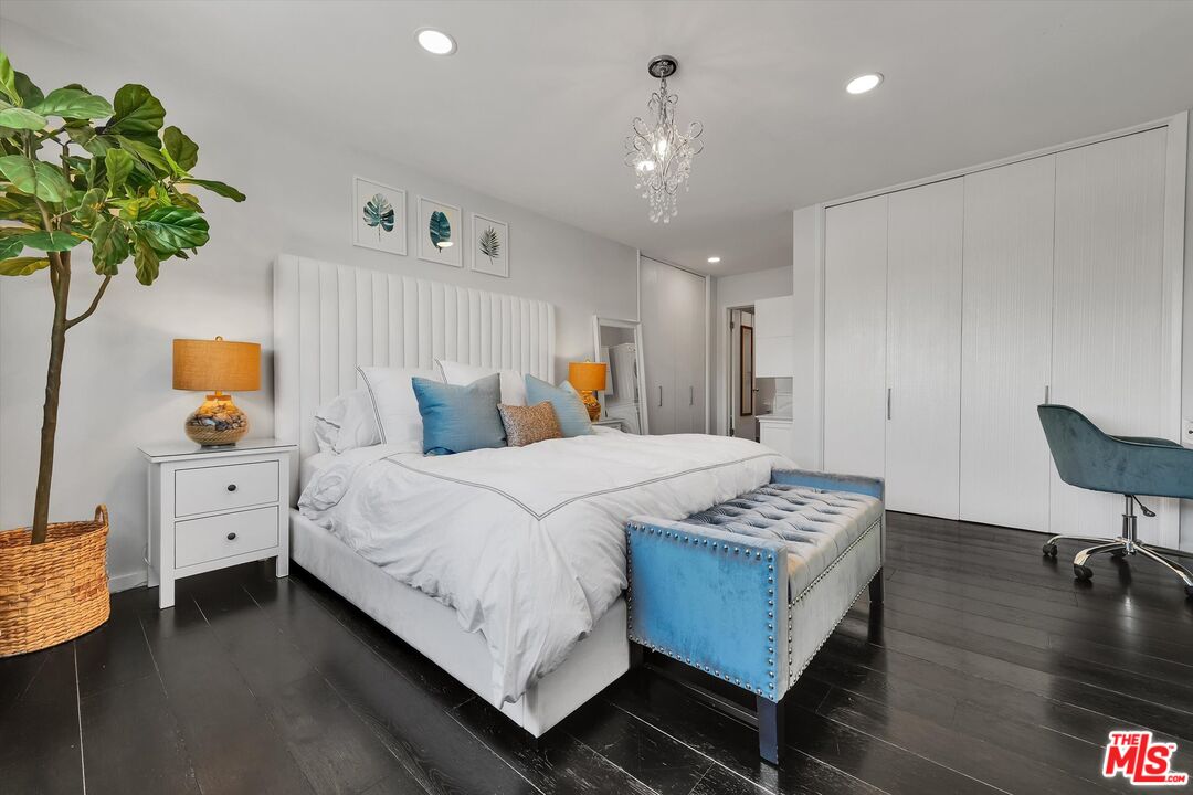 7949 Selma Ave Unit: 21