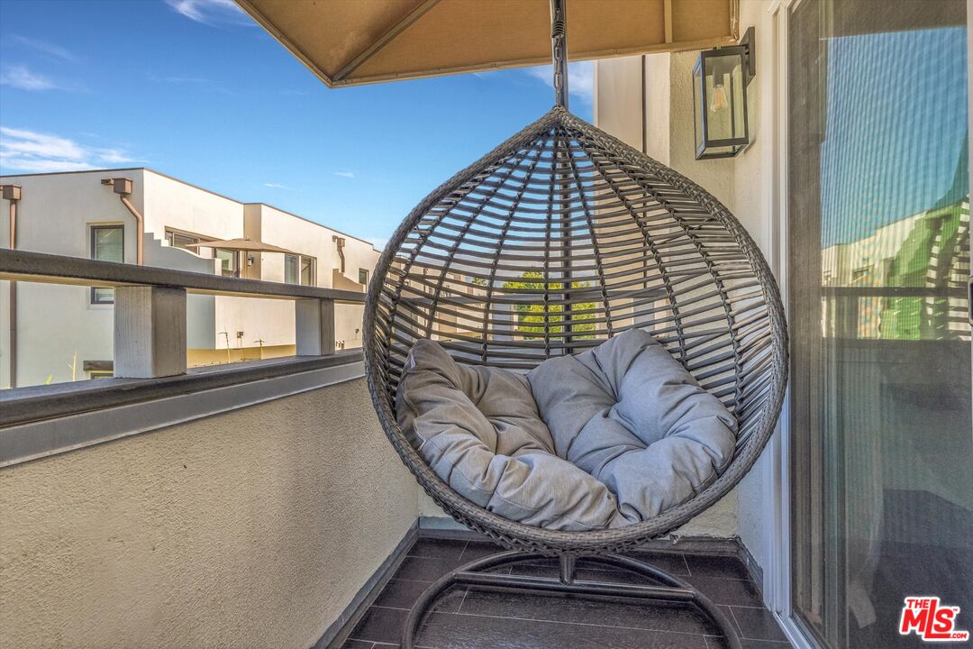 7949 Selma Ave Unit: 21