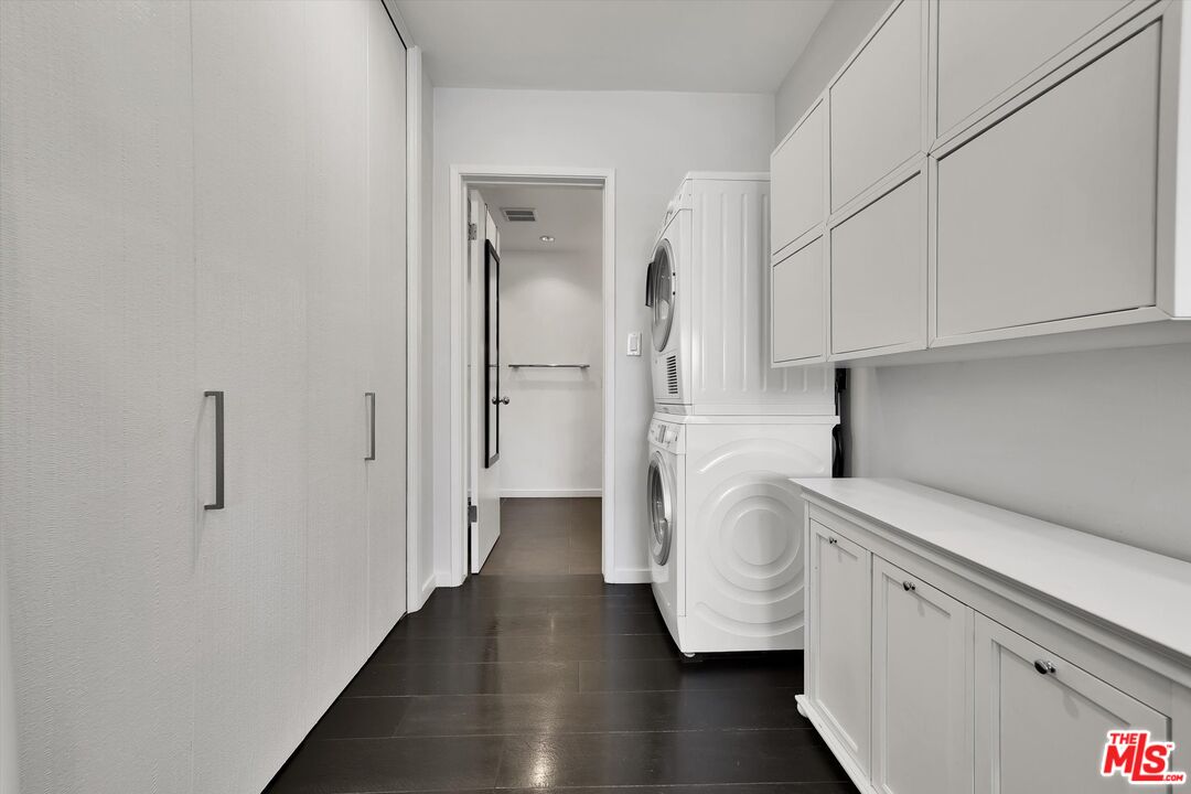 7949 Selma Ave Unit: 21