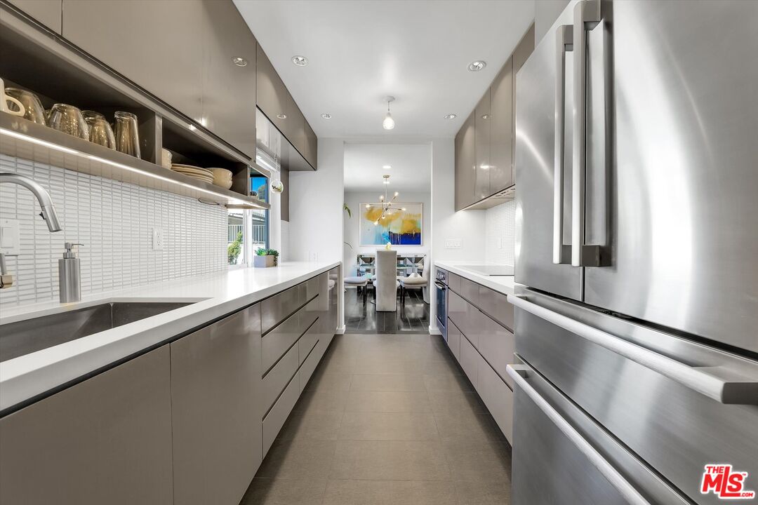 7949 Selma Ave Unit: 21