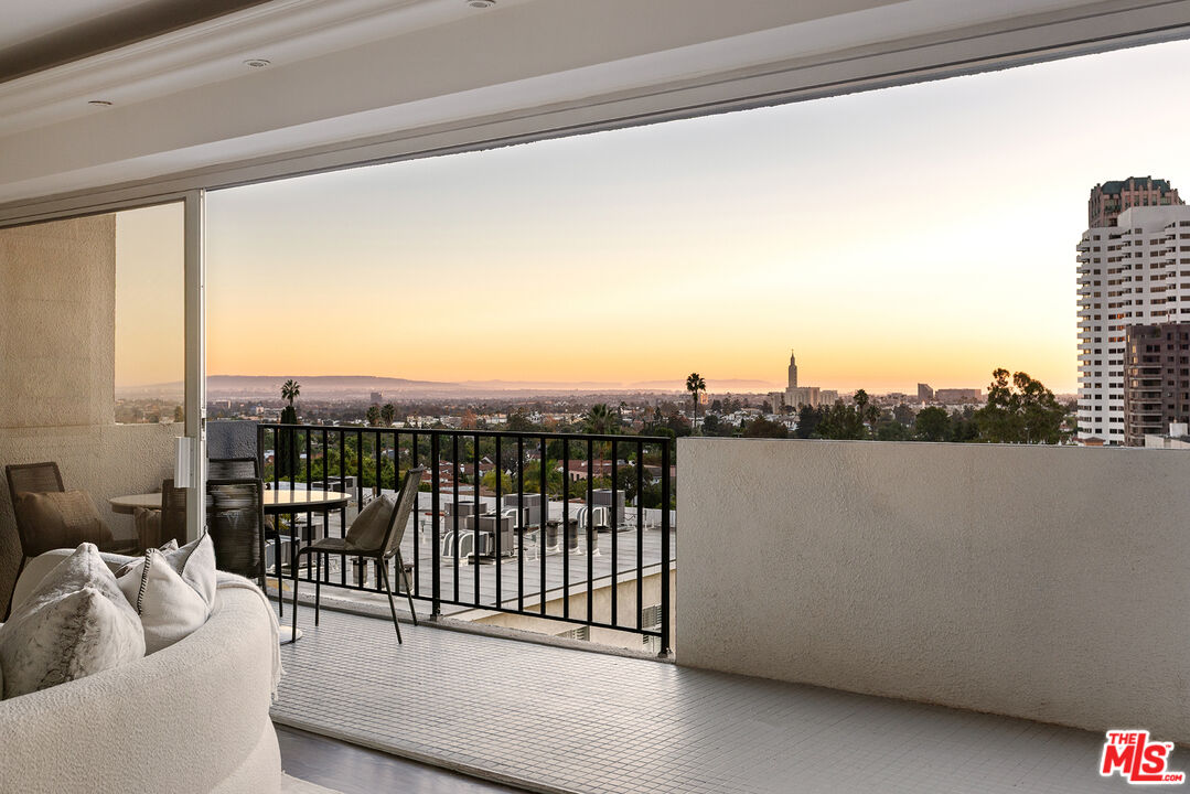 10450 Wilshire Blvd Unit: 8A