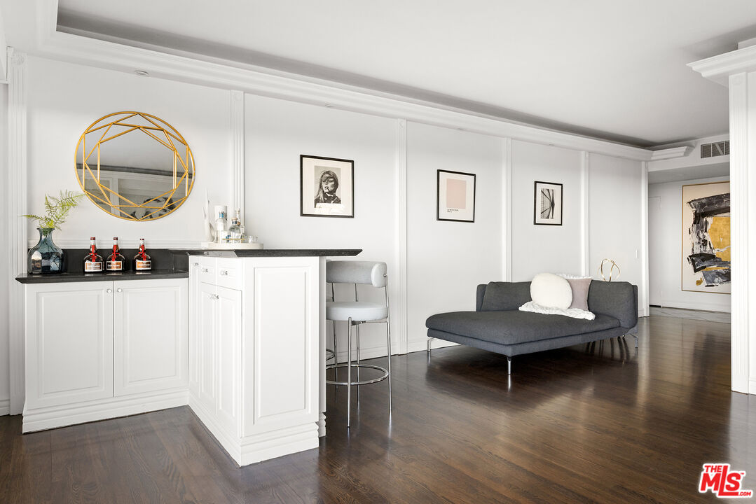 10450 Wilshire Blvd Unit: 8A