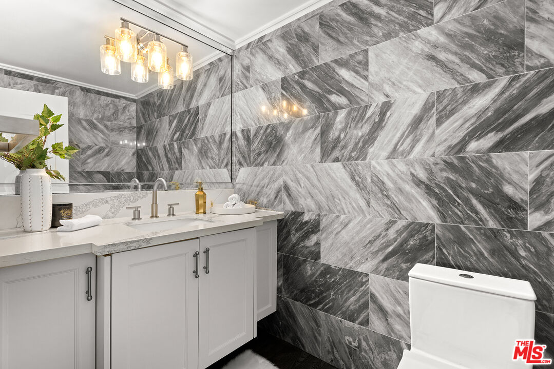 10450 Wilshire Blvd Unit: 8A