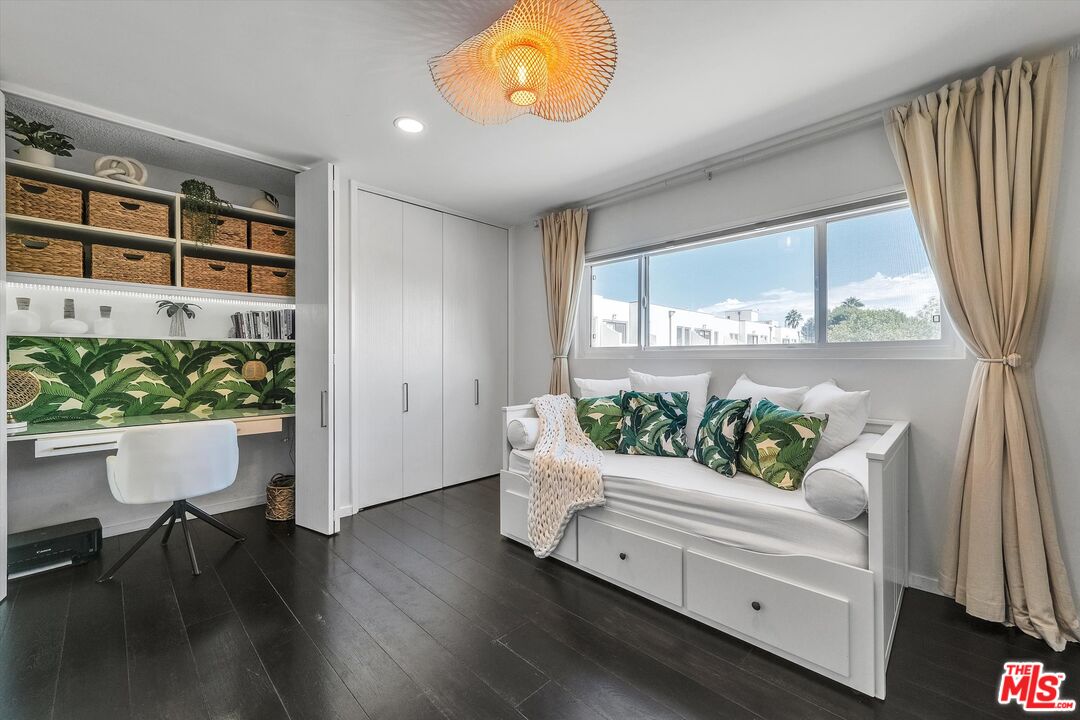 7949 Selma Ave Unit: 21