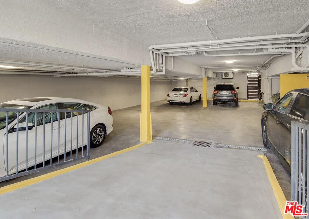 508 N Kings Rd Unit: 1