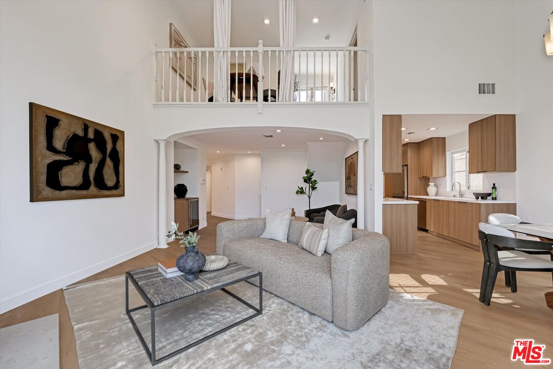 120 N Swall Dr Unit: 306