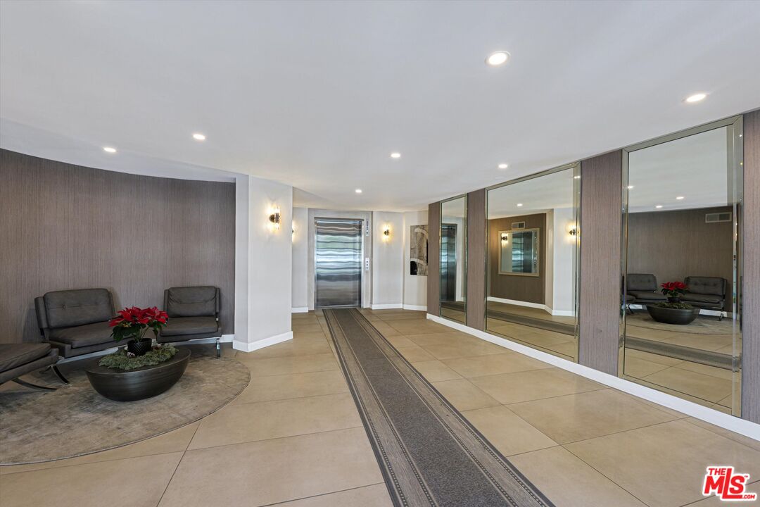 120 N Swall Dr Unit: 306