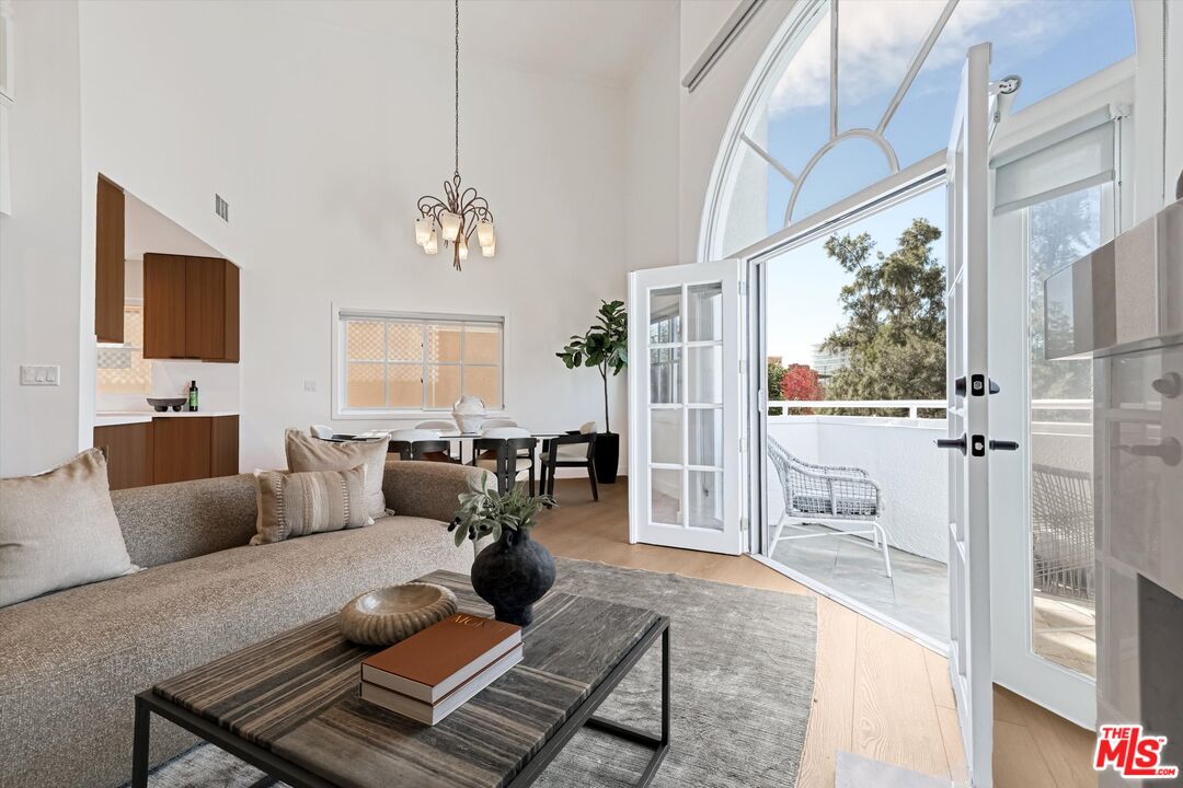 120 N Swall Dr Unit: 306