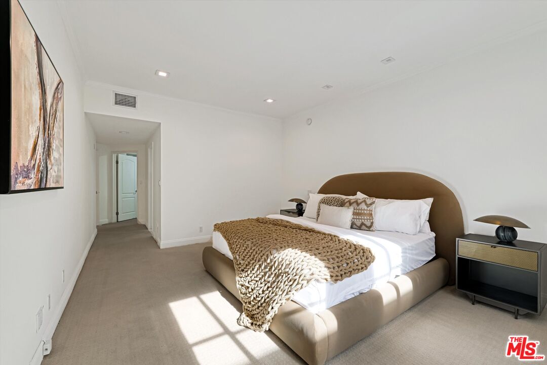 120 N Swall Dr Unit: 306