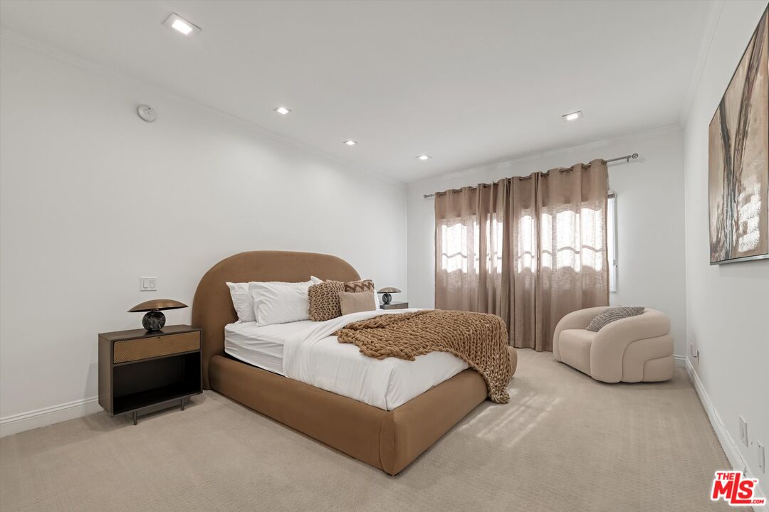 120 N Swall Dr Unit: 306