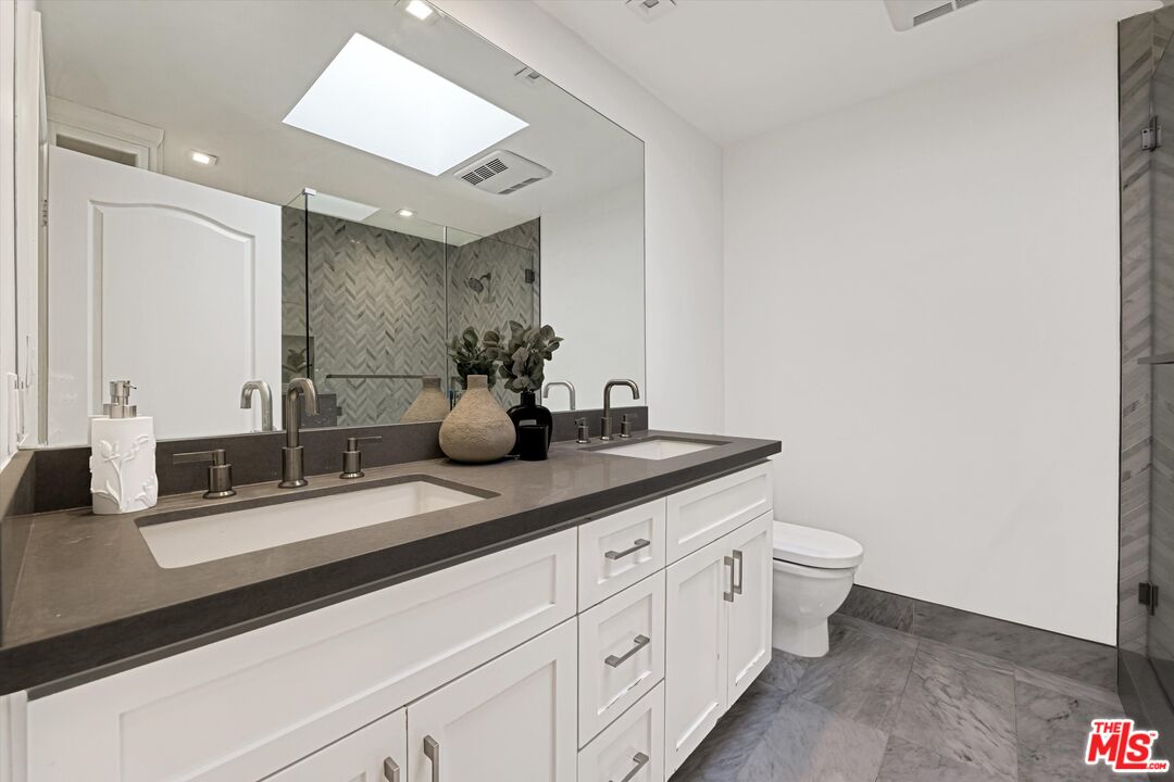 120 N Swall Dr Unit: 306