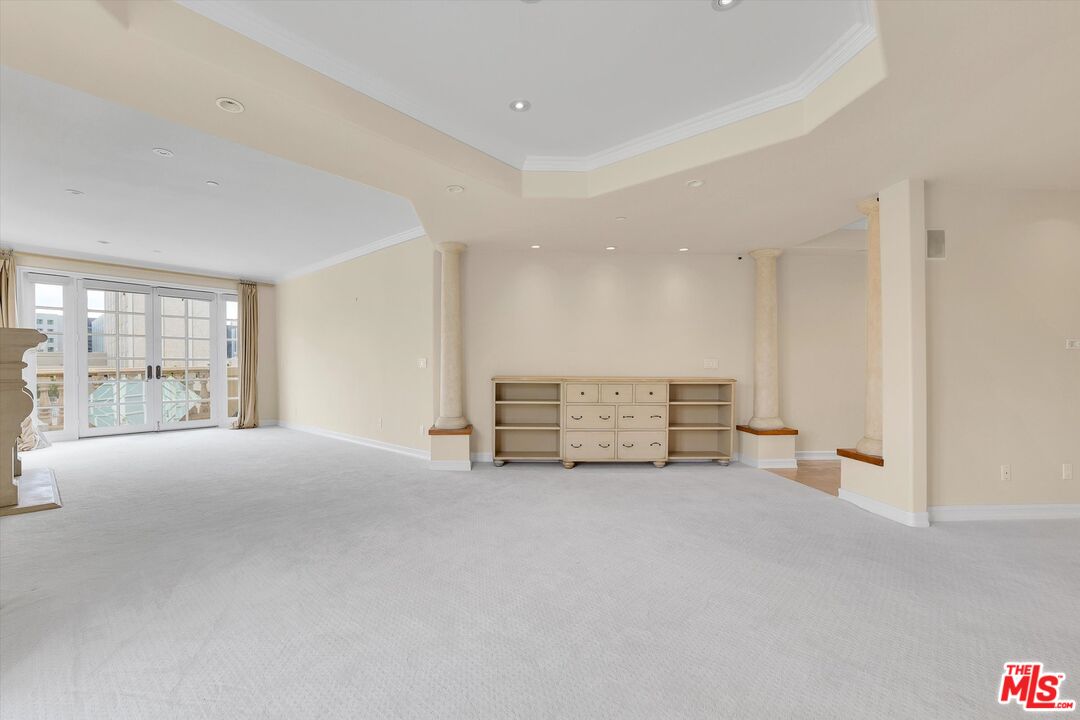 128 N Swall Dr Unit: PH6