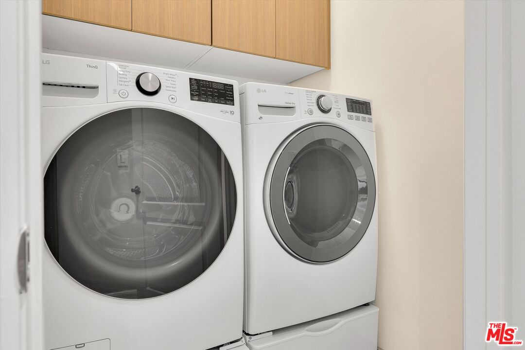 128 N Swall Dr Unit: PH6