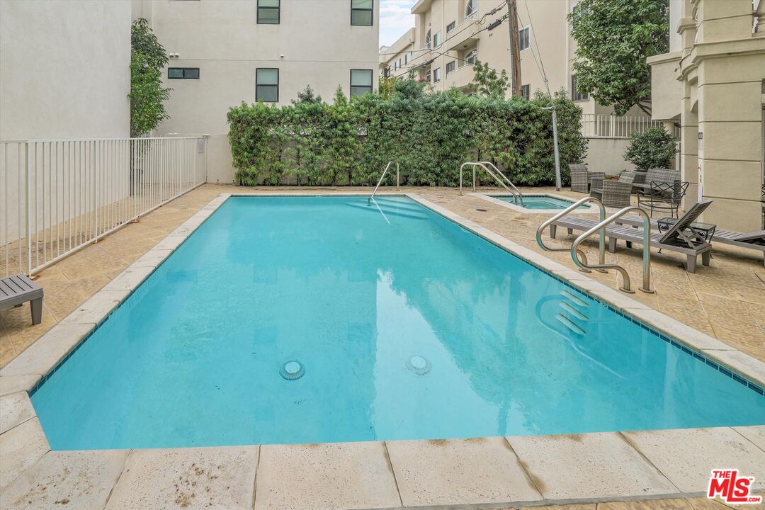 128 N Swall Dr Unit: PH6