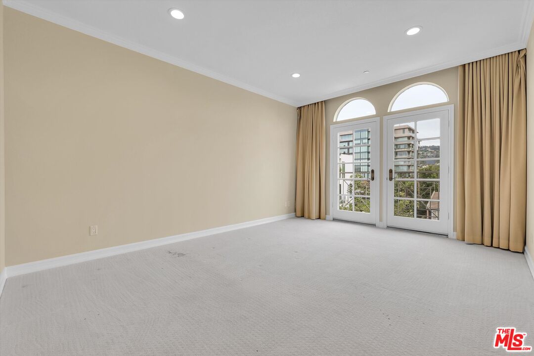 128 N Swall Dr Unit: PH6