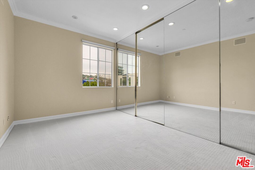 128 N Swall Dr Unit: PH6