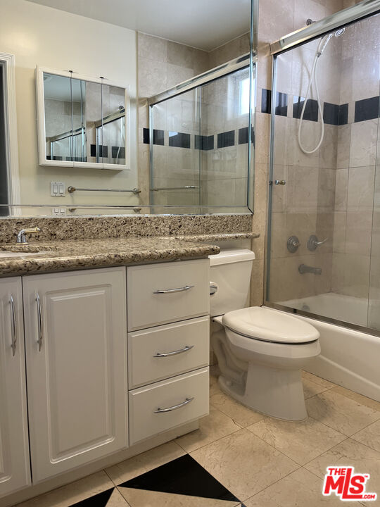 825 12th St Unit: Apt 2