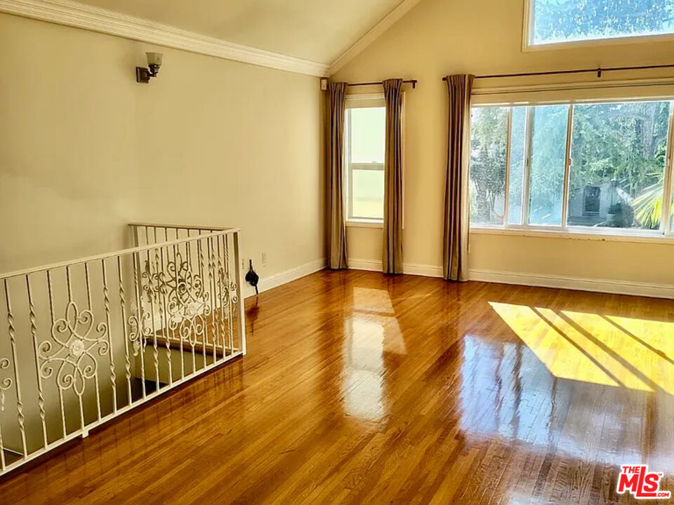 825 12th St Unit: Apt 2