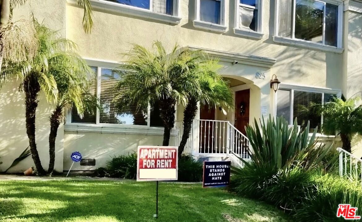 825 12th St Unit: Apt 2