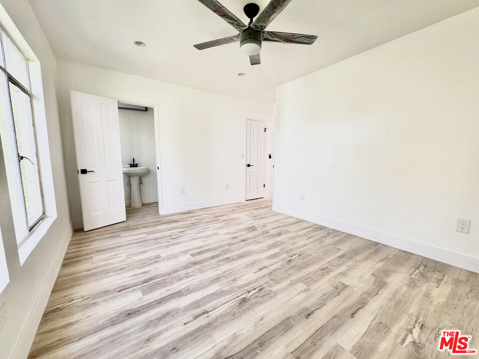 121 S Crescent Dr Unit: D