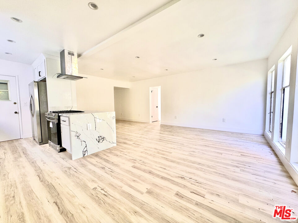 121 S Crescent Dr Unit: D