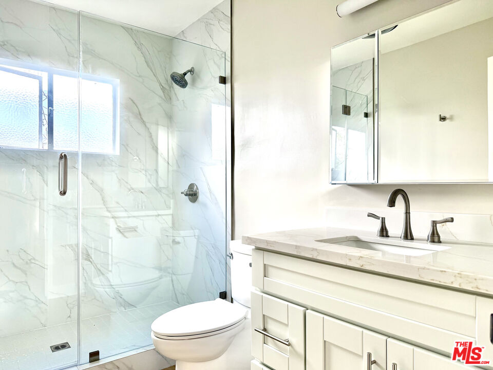 925 S Holt Ave Unit: 2