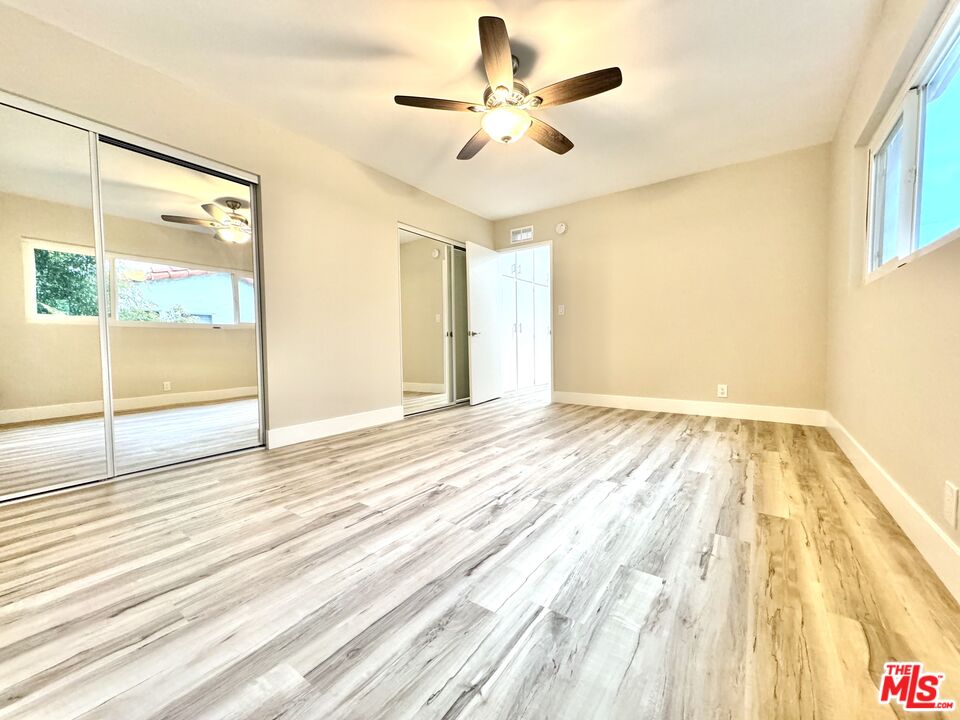 1037 S Shenandoah St Unit: 7