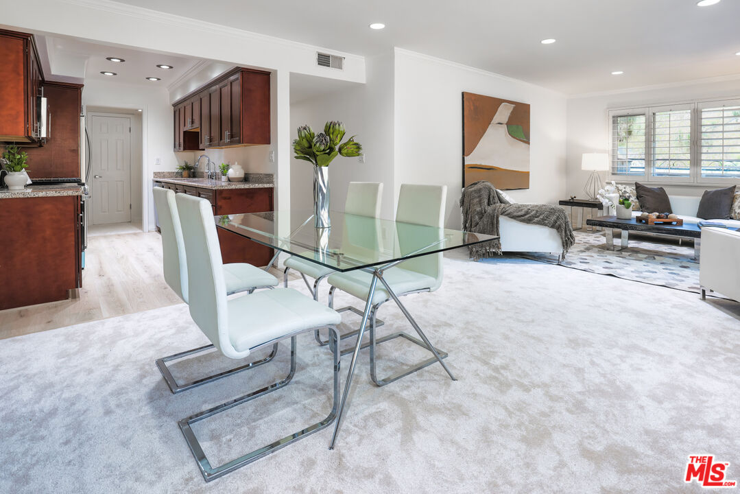 6700 Hillpark Dr Unit: 204