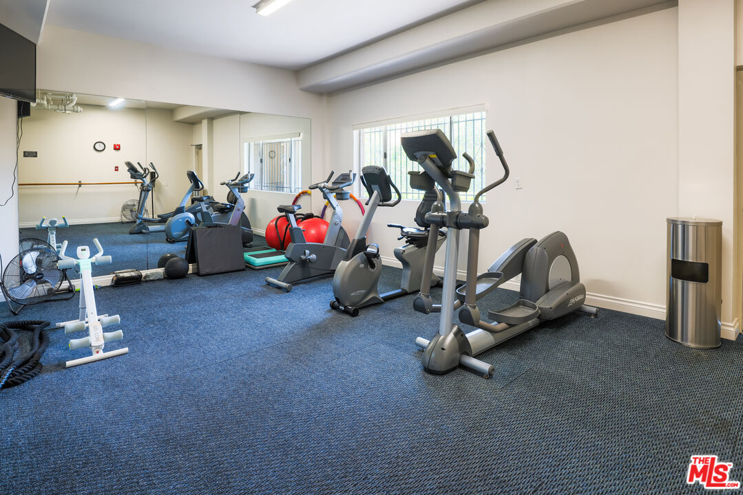 6700 Hillpark Dr Unit: 204