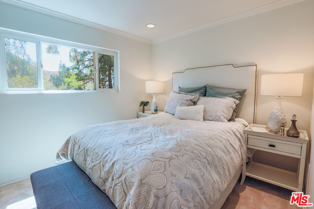 6700 Hillpark Dr Unit: 204