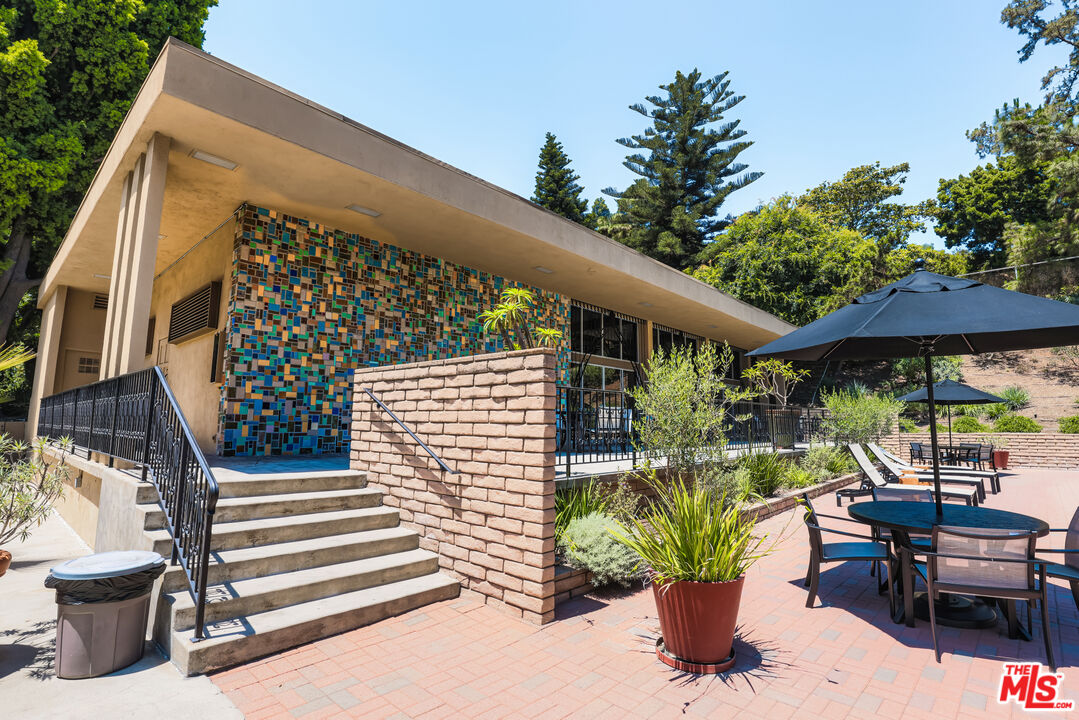 6700 Hillpark Dr Unit: 204