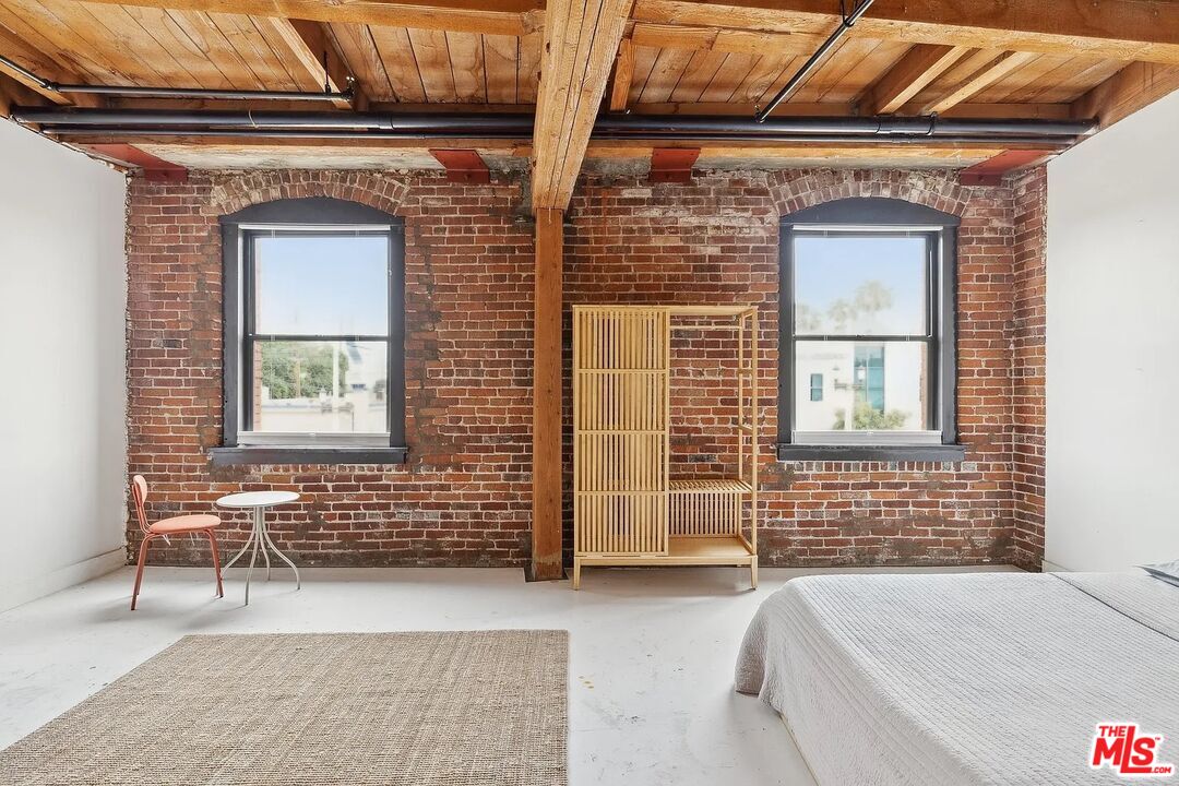 900 E 1st St Unit: 310