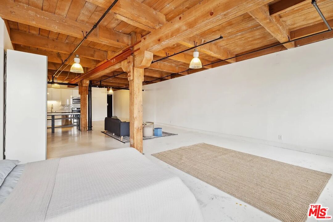 900 E 1st St Unit: 310